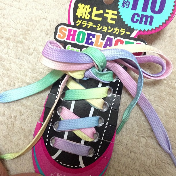 100円カラフル靴紐
