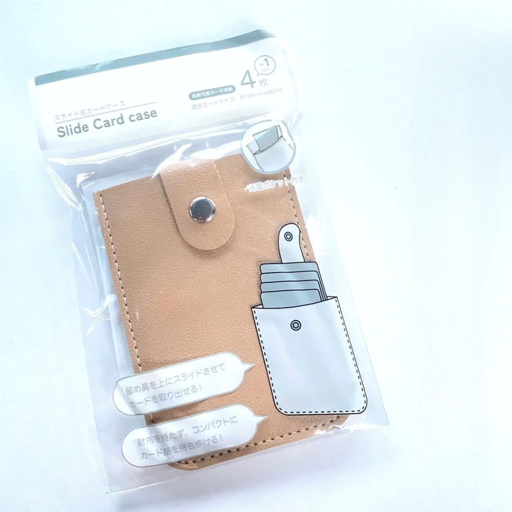 100円プラスチックカードケース