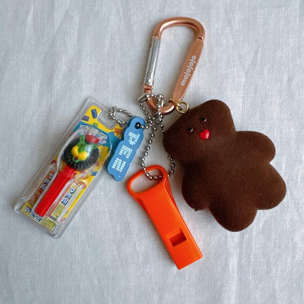 100円安全ホイッスル