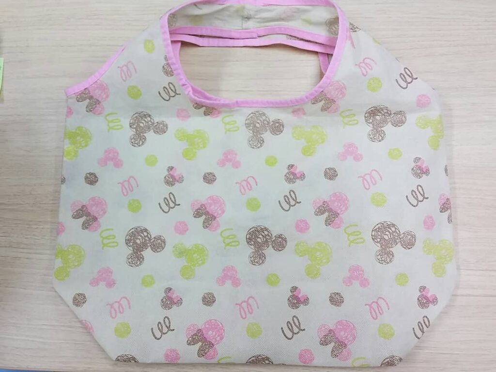 100円折りたためるエコバッグ