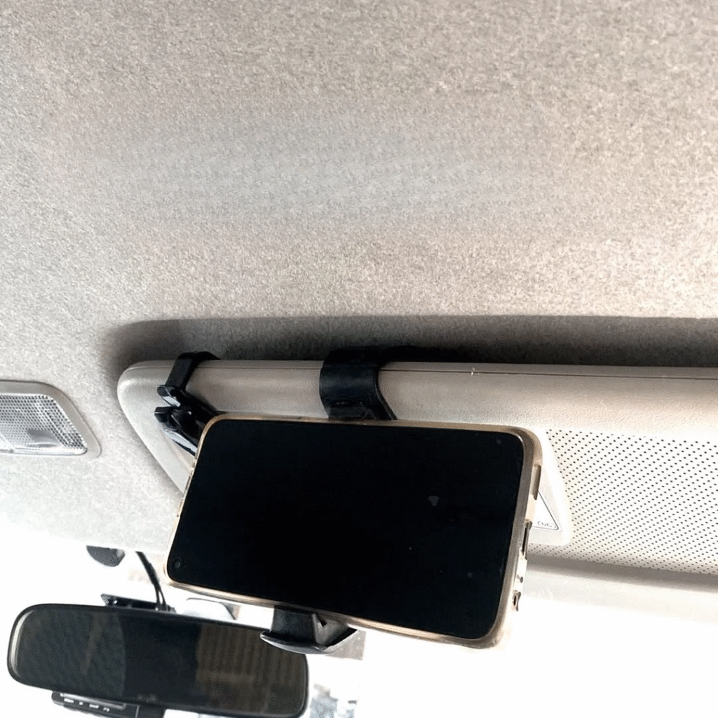 100円車内スマホホルダー