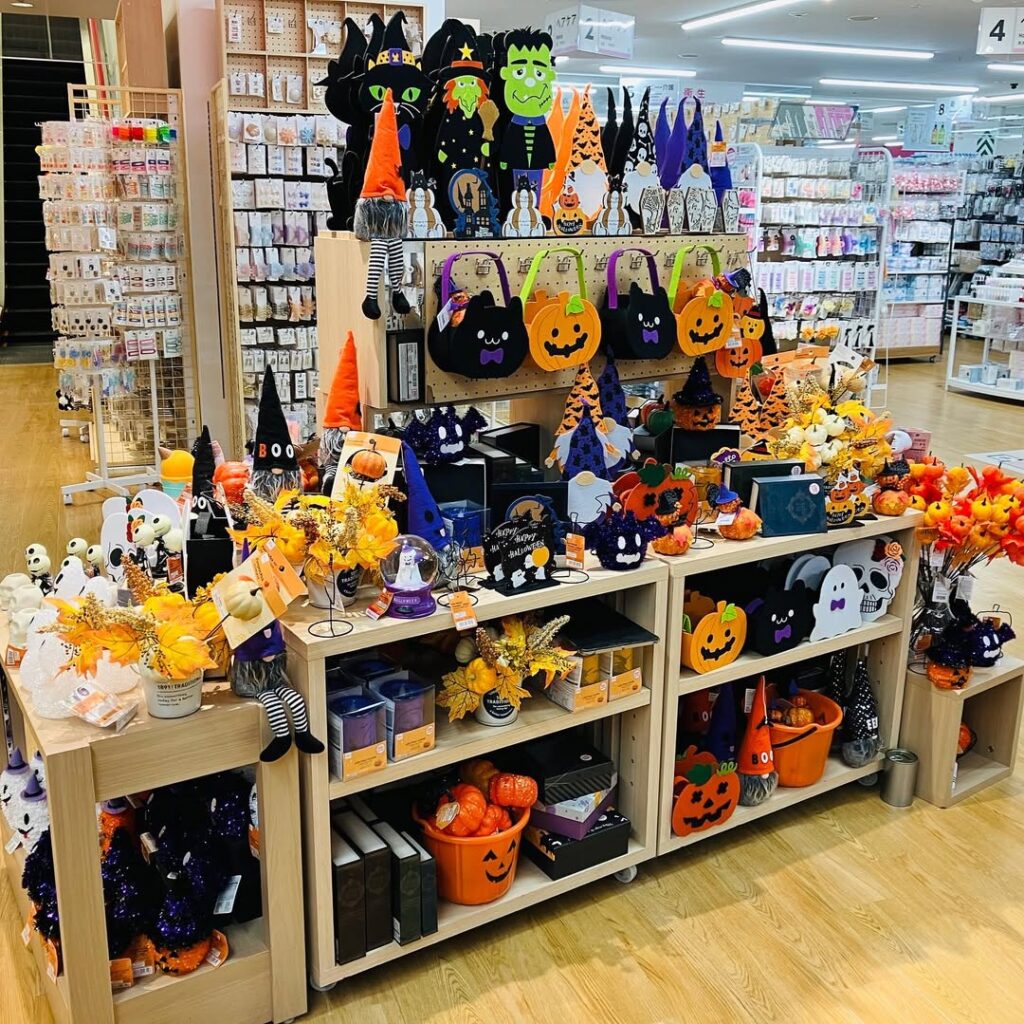 「かわいい100円ハロウィングッズ」