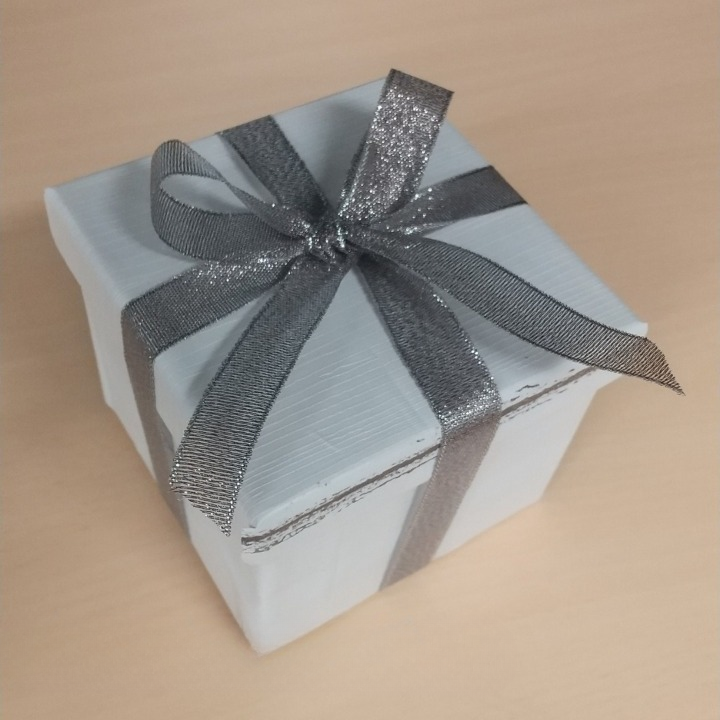 大きいプレゼント箱100均