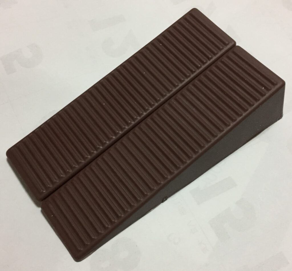 100円折りたたみ足置き