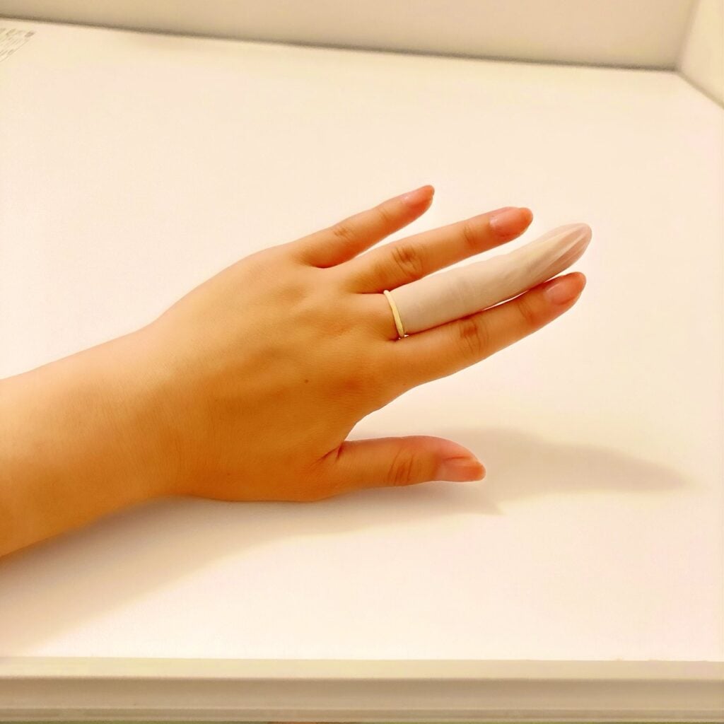 100円シリコン指カバー
